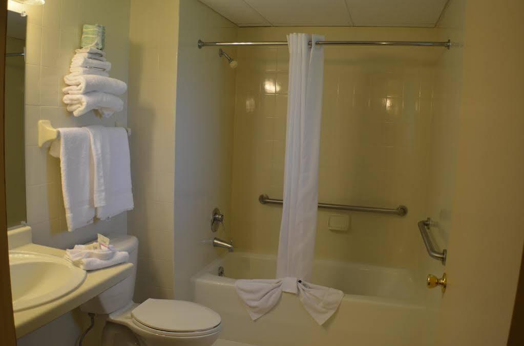 Amber'S Inn And Suites Wisconsin Dells Dış mekan fotoğraf