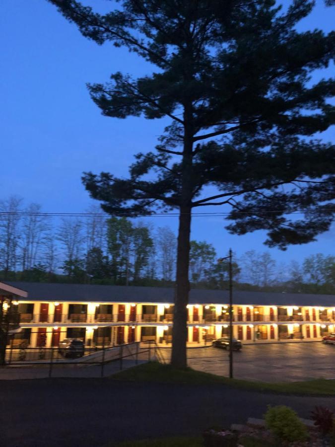 Amber'S Inn And Suites Wisconsin Dells Dış mekan fotoğraf