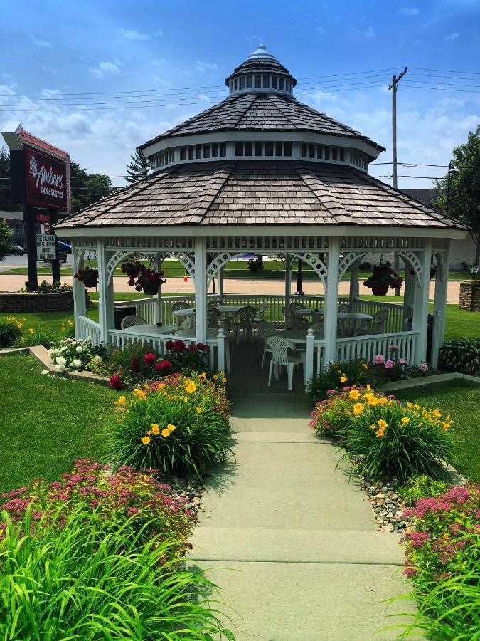 Amber'S Inn And Suites Wisconsin Dells Dış mekan fotoğraf